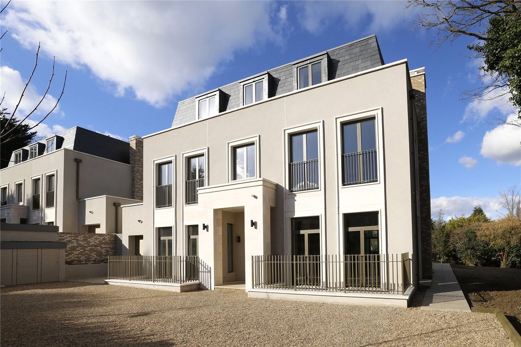 Property photo 1 of 10 Front Exterior