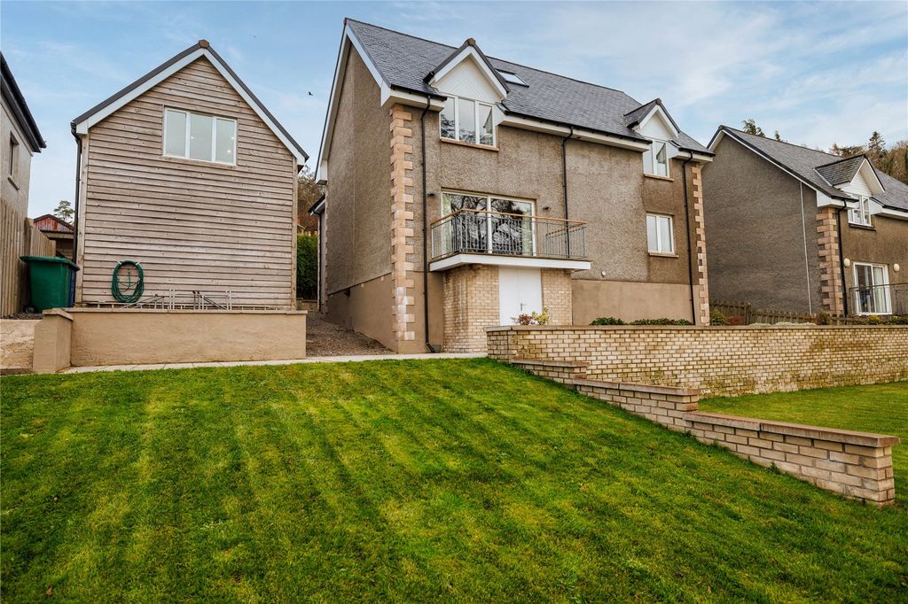 Property photo 2 of 25 Picture No. 21