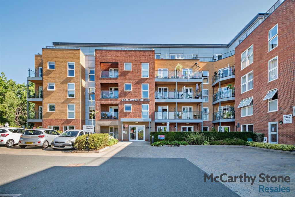 Property photo 2 of 11 8654707-Exterior04-800.Jpg