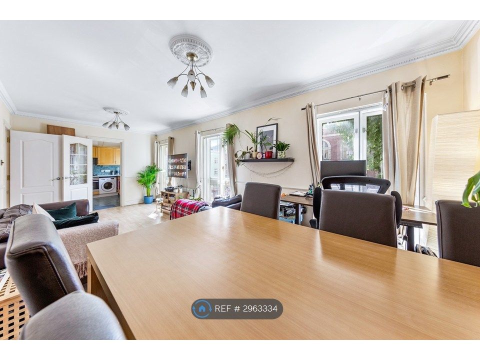 Property photo 2 of 30