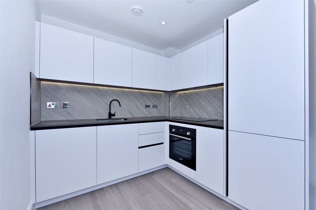 Property photo 3 of 17 Picture No. 07