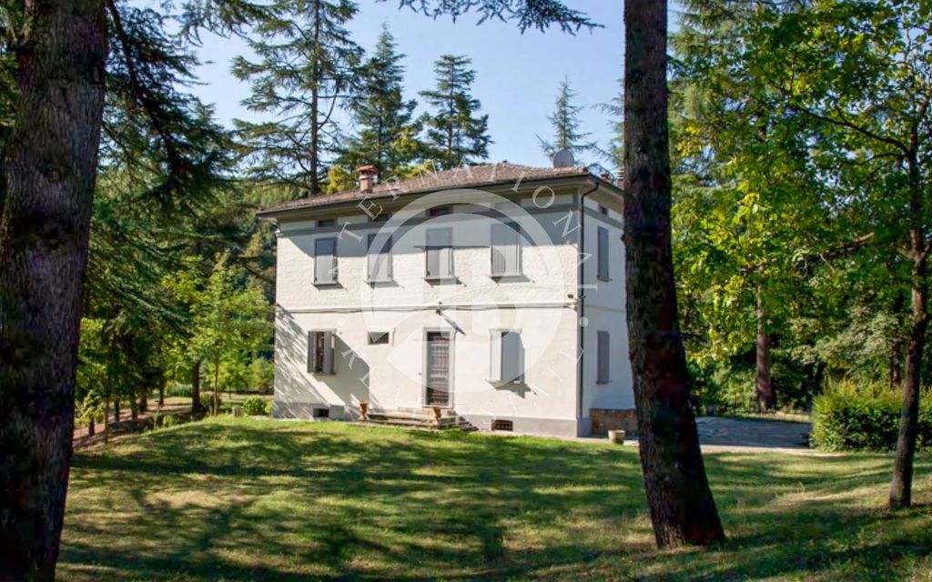 Property photo 2 of 12