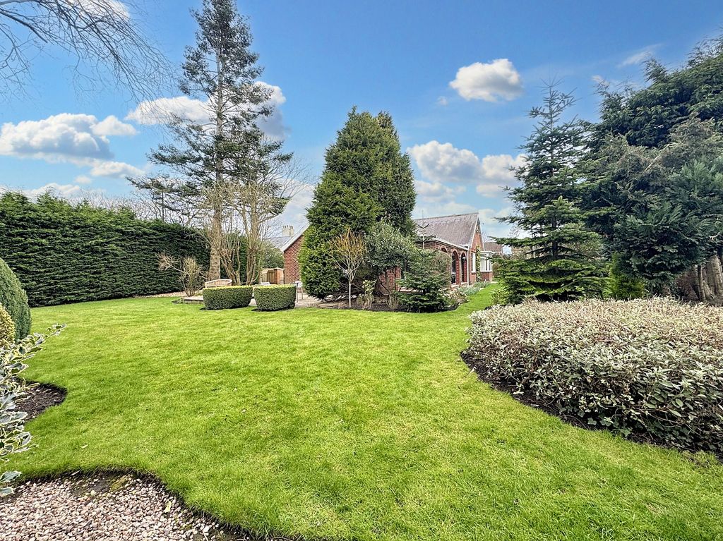 Property photo 3 of 37