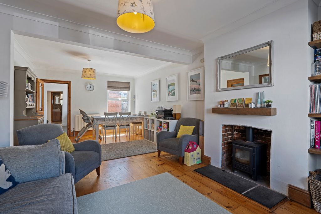 Property photo 3 of 17