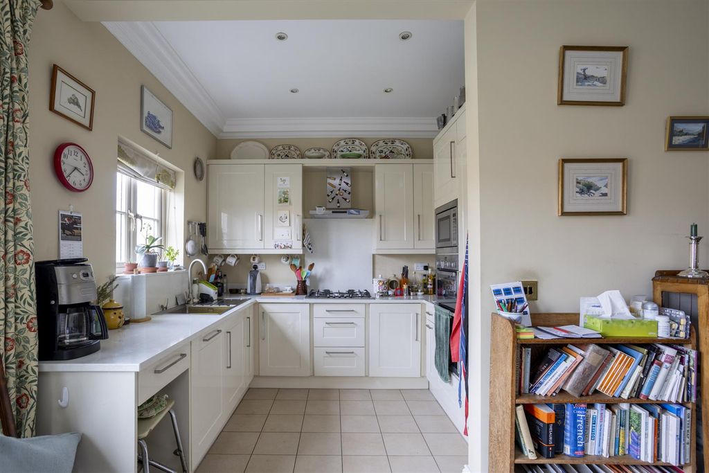 Property photo 2 of 25 8_The_Square_28.Jpg