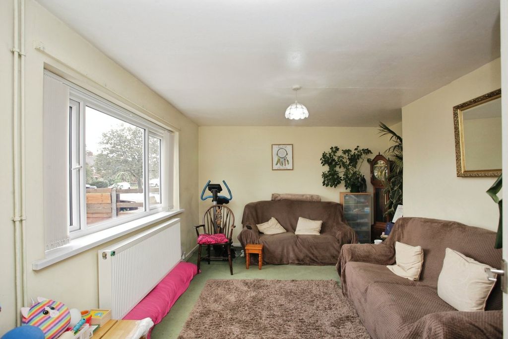 Property photo 3 of 19