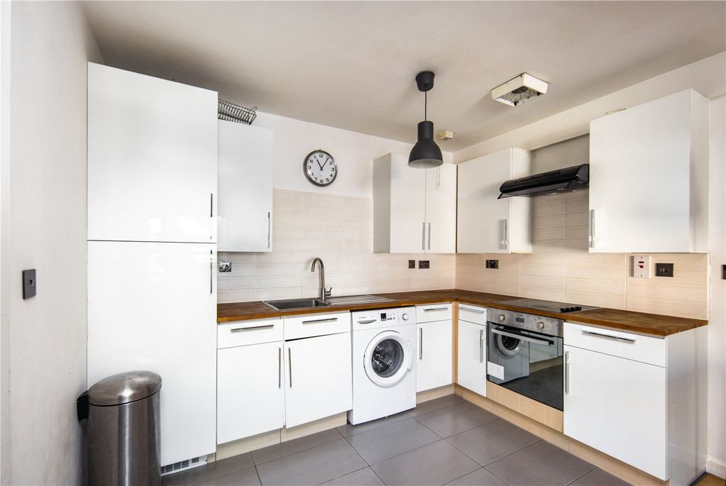 Property photo 3 of 15 Kitchen