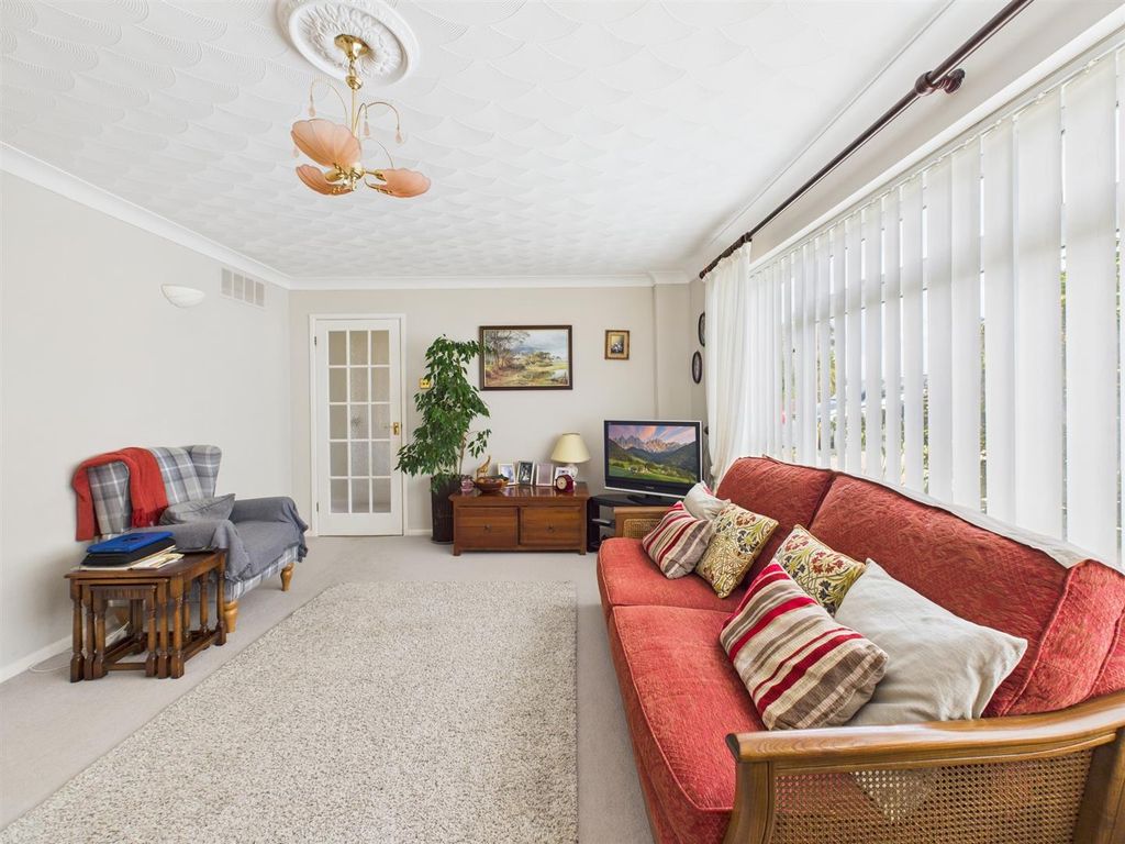 Property photo 3 of 25 Cam04116G0-Pr0255-Still014.Jpg