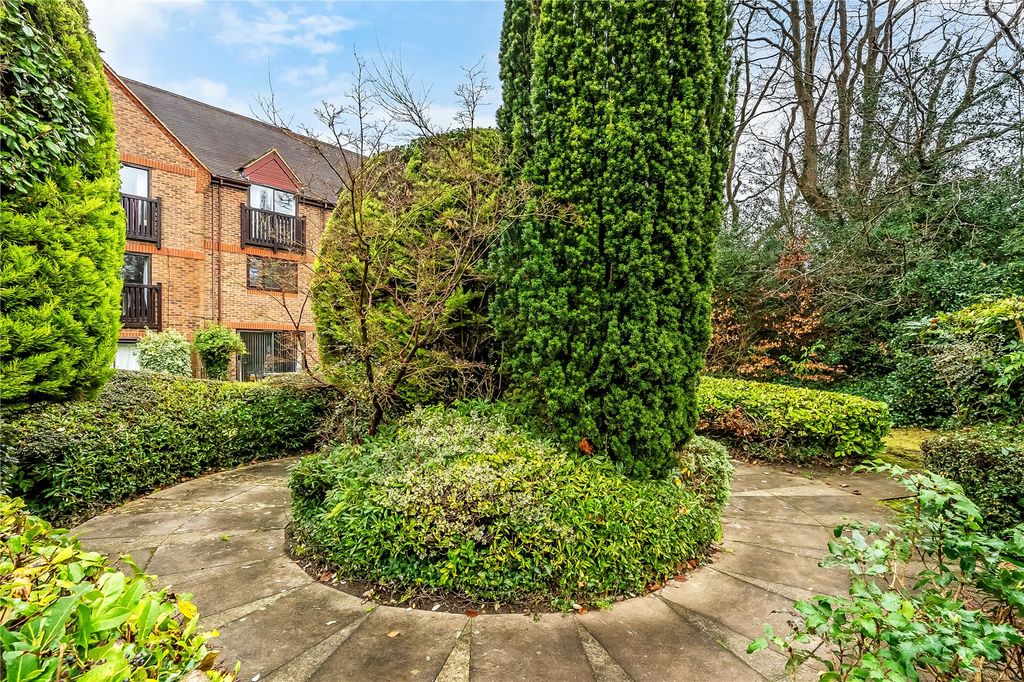 Additional image 4 of 3 bed flat for saleEastcroft Court, Albury Road, Guildford, Surrey GU1