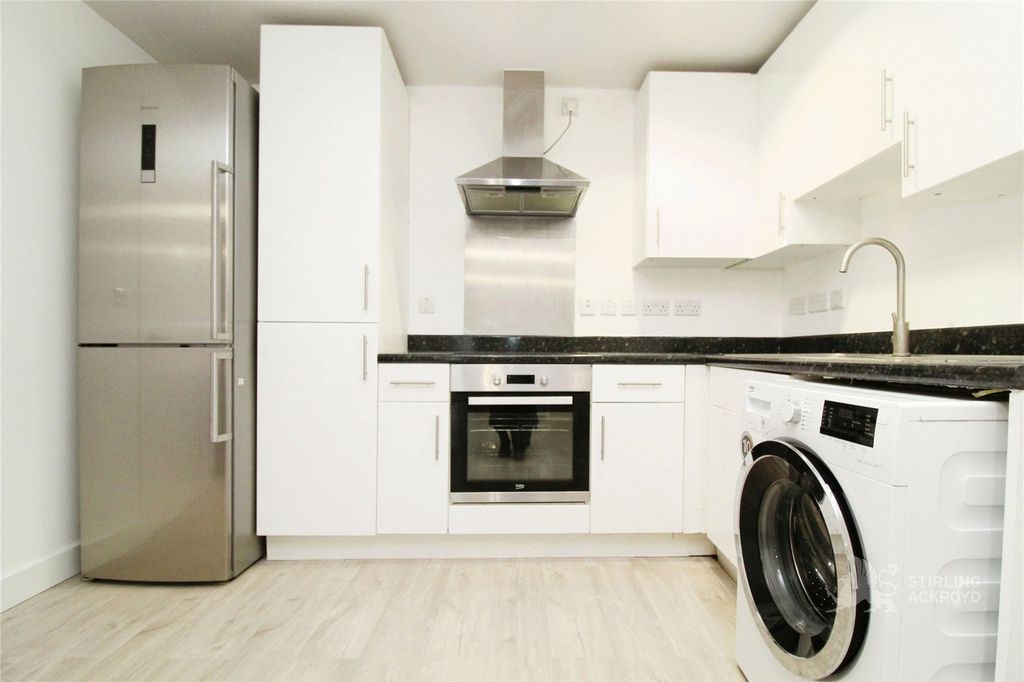 Property photo 2 of 10 Kitchen