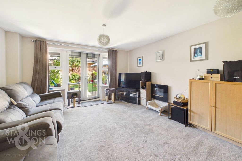 Property photo 2 of 22