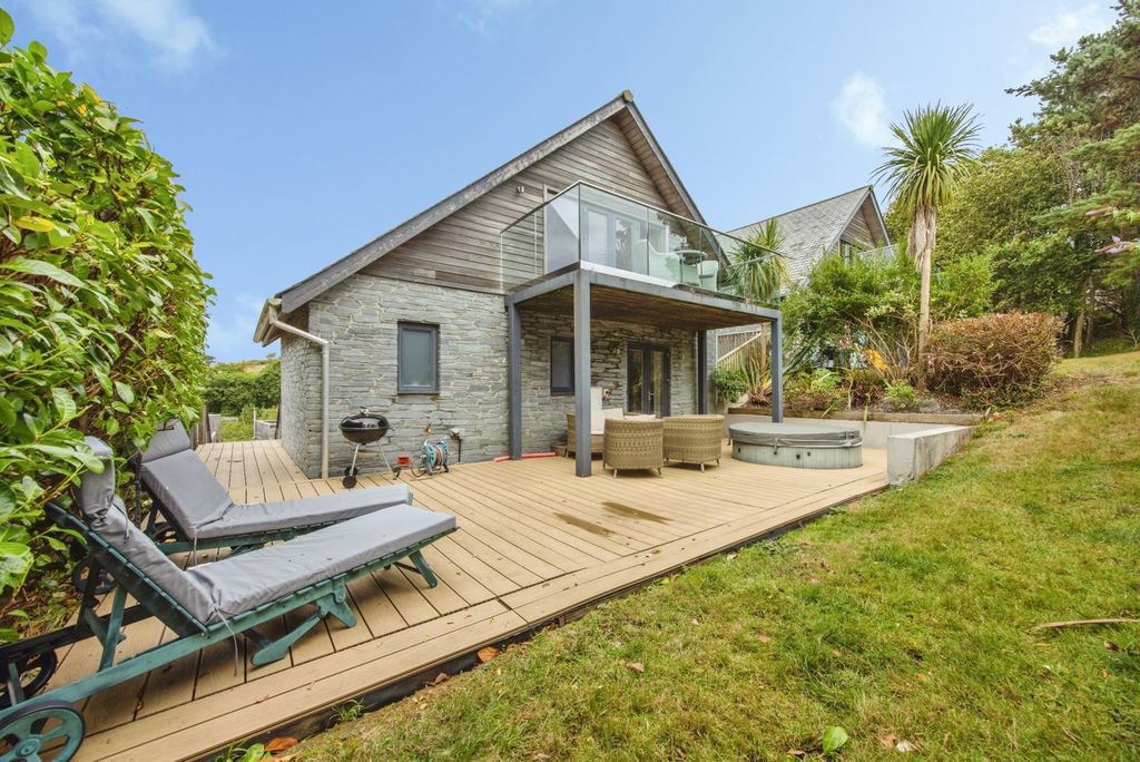 Property photo 1 of 40 Pbox-Img.Jpg
