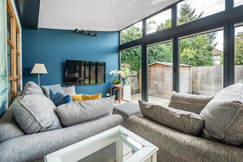 Property photo 3 of 13 14A-Melvinshaw-5.Jpg