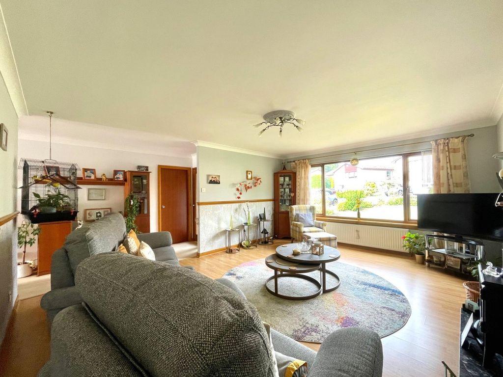 Property photo 3 of 27
