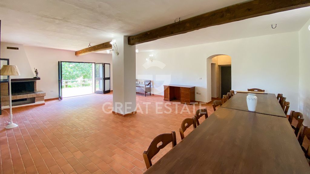 Property photo 2 of 16 Interiors