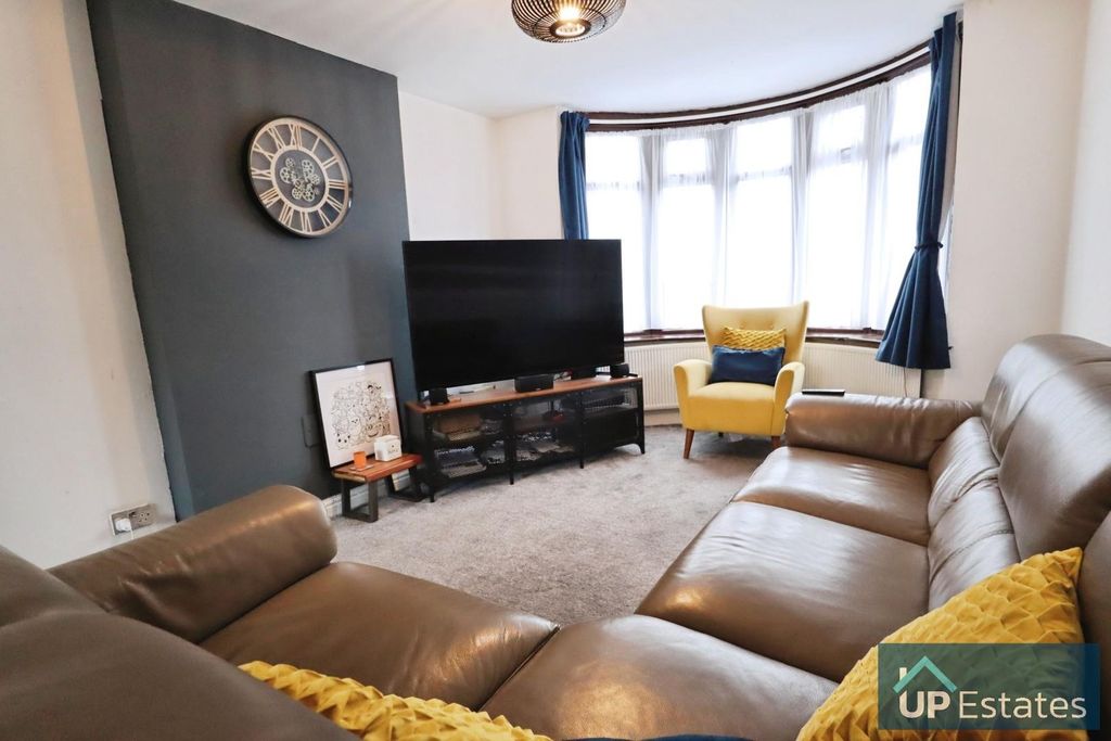 Property photo 3 of 20