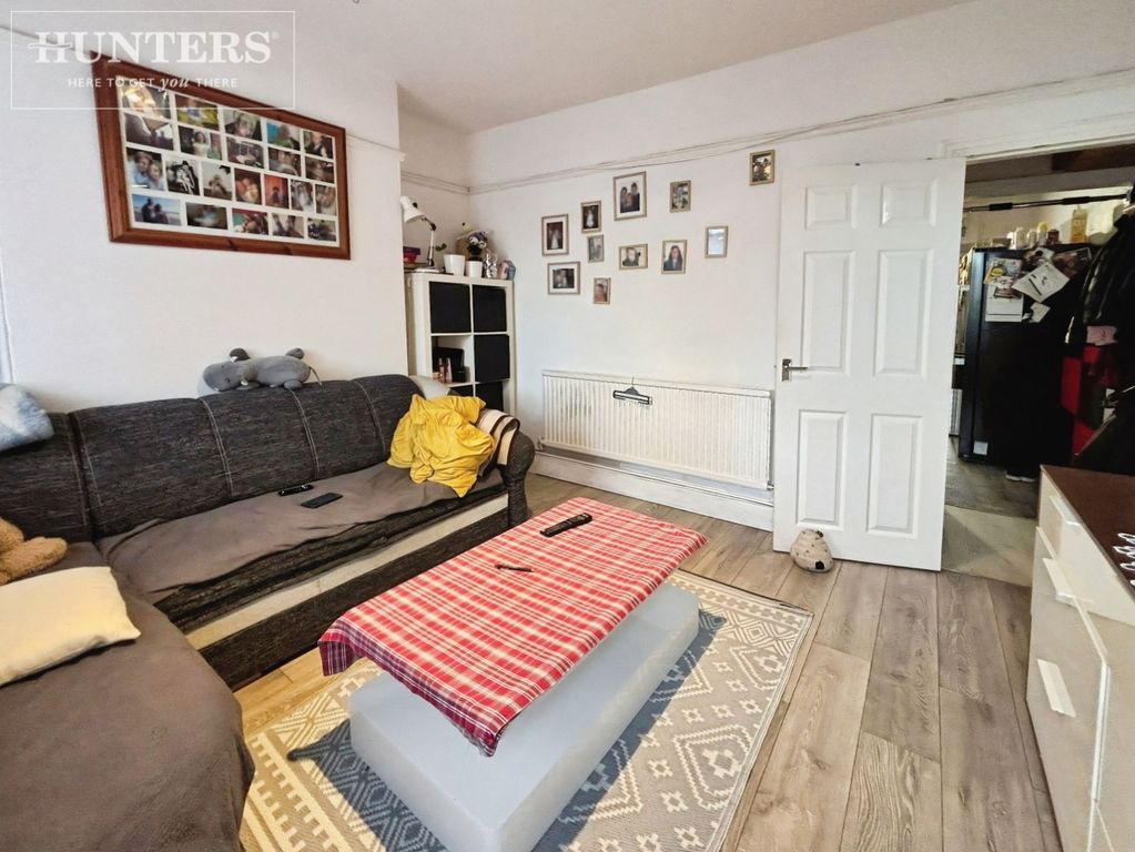 Property photo 3 of 11 Pbox-Img.Jpg