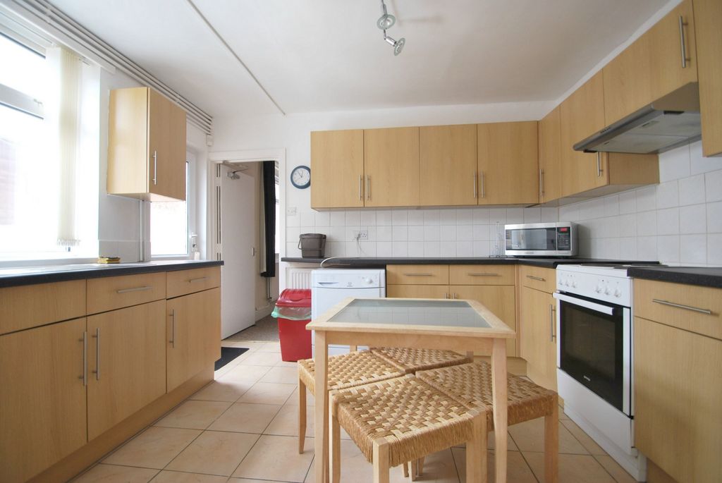 Property photo 3 of 18 Photo 12