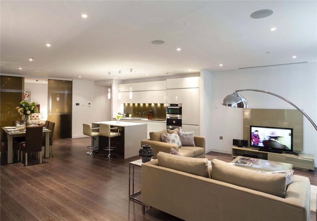 Property photo 2 of 19 Photo 4