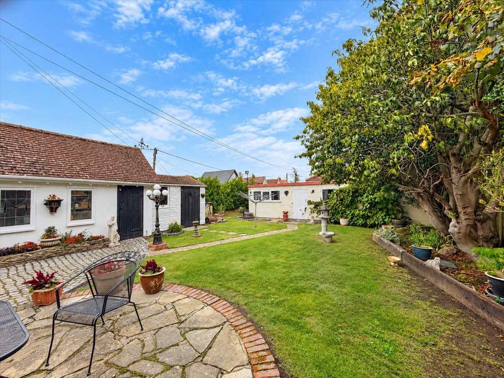 Property photo 2 of 22