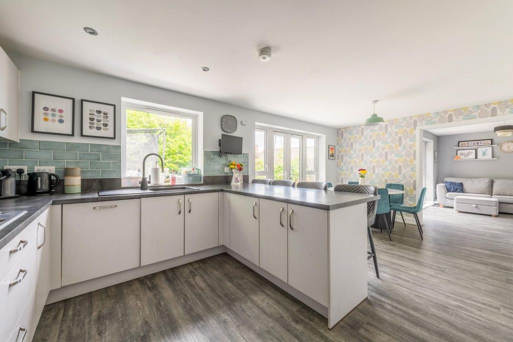 Additional image 8 of 4 bed detached house for saleLangmore Lane, Lindfield RH16