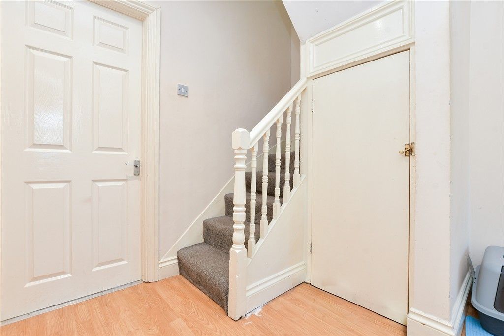 Property photo 2 of 9 Hallway