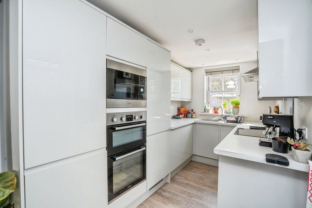 Property photo 2 of 20 Pbox-Img.Jpg
