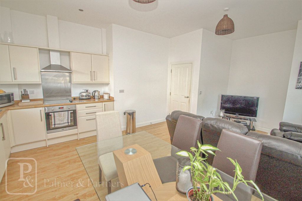 Property photo 3 of 9 Picture No. 12