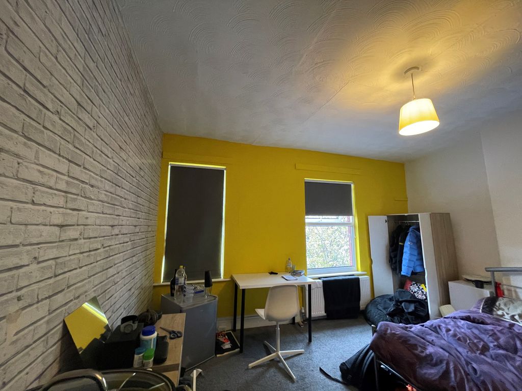 Property photo 3 of 4