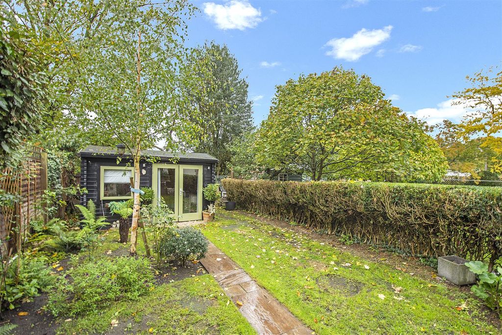 Property photo 3 of 24 3 Rectory Cottage Ph08.Jpg