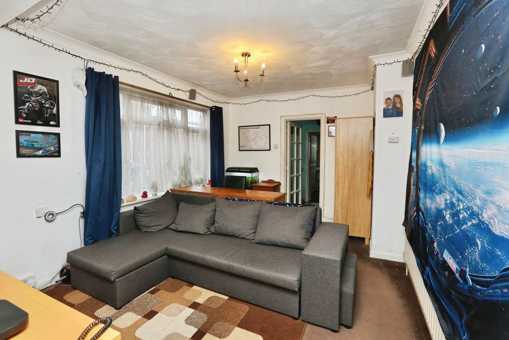 Property photo 2 of 12 Photo