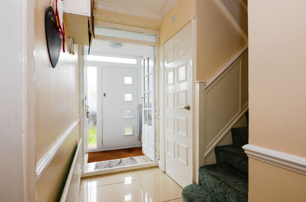 Property photo 2 of 13 Entrance Porch