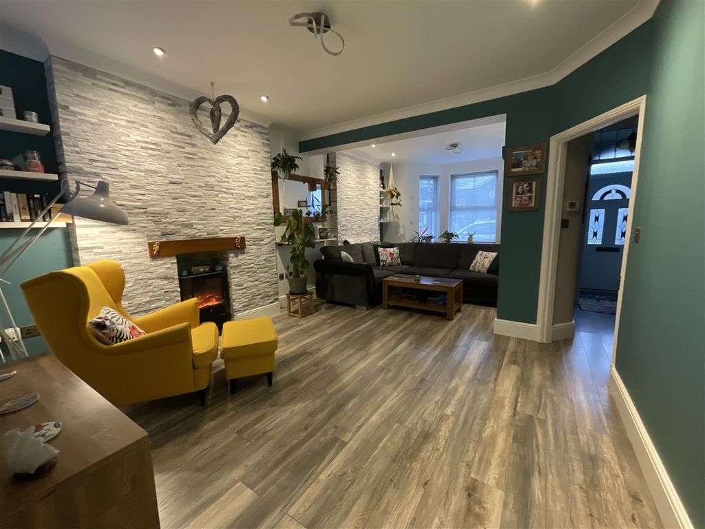 Property photo 3 of 21 Img_2204[1].Jpg