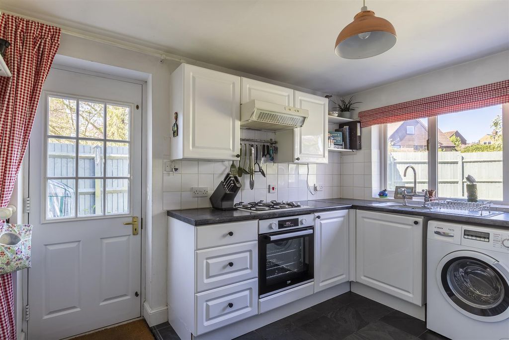Property photo 3 of 28 Kitchen