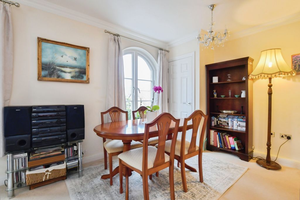 Property photo 3 of 13 Dining Area