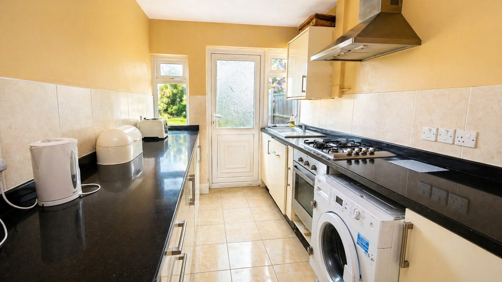 Property photo 2 of 17 Kitchen