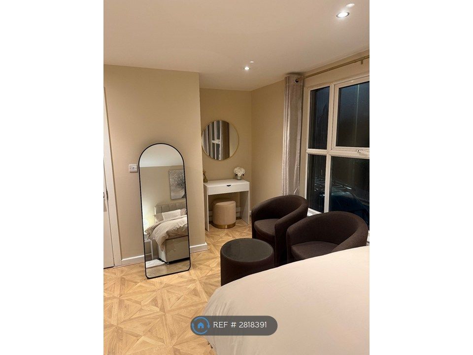 Property photo 3 of 33