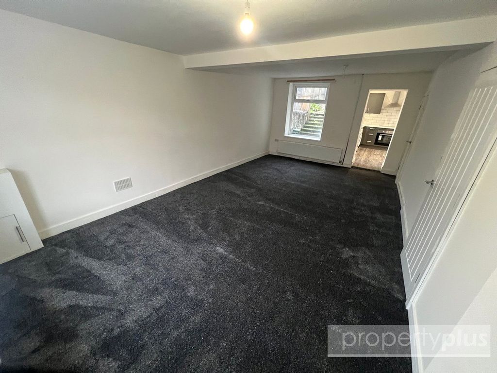 Property photo 3 of 12 Picture No. 11