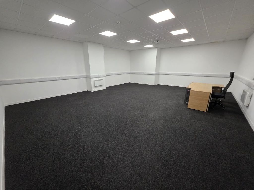 Property photo 1 of 2