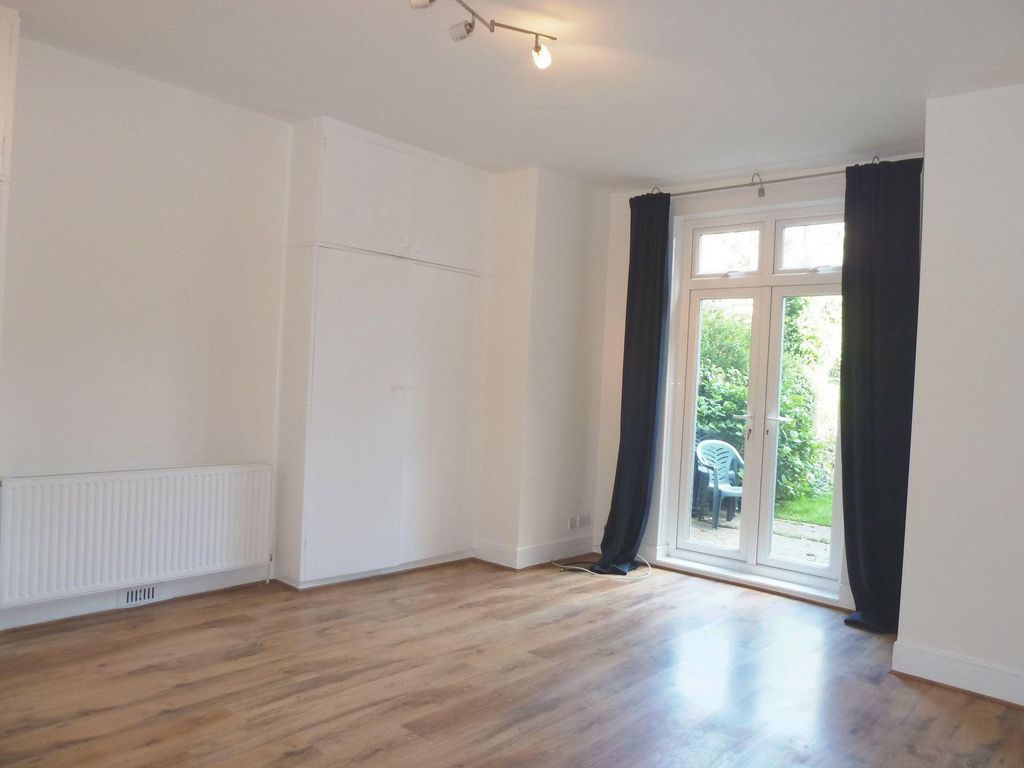 Property photo 2 of 11 Photo 4