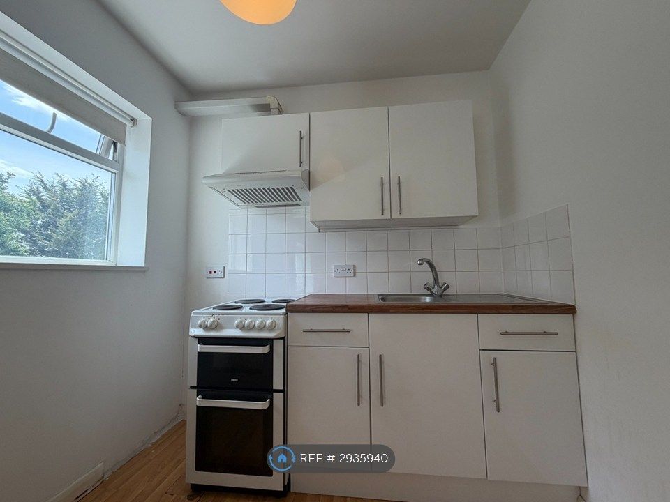 Property photo 1 of 3