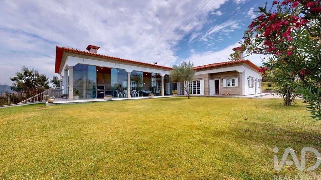 Property photo 1 of 40