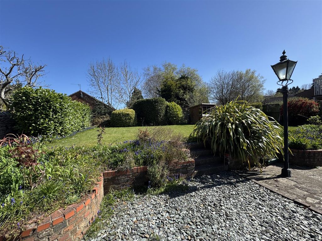 Property photo 2 of 17