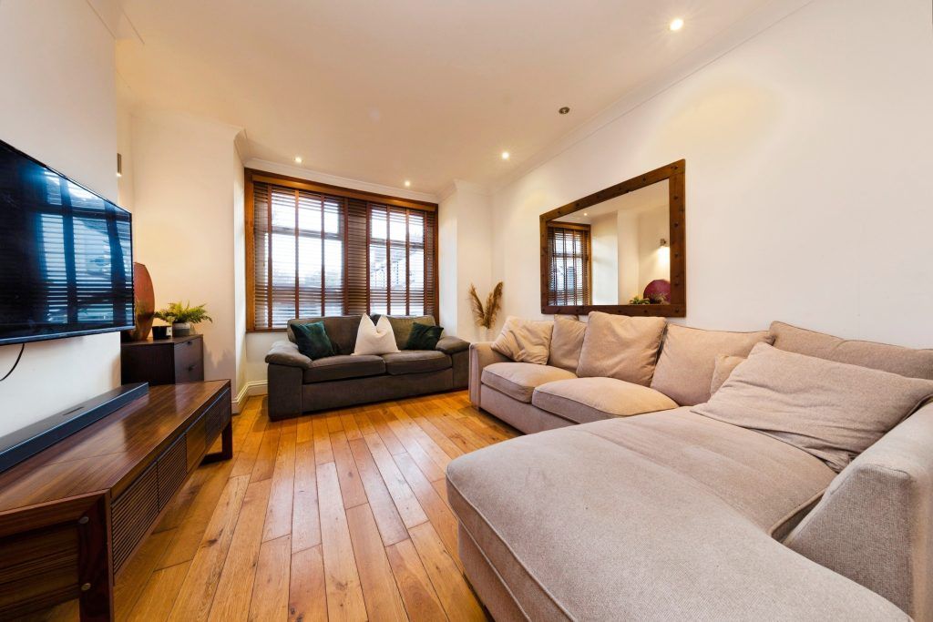 Property photo 2 of 25