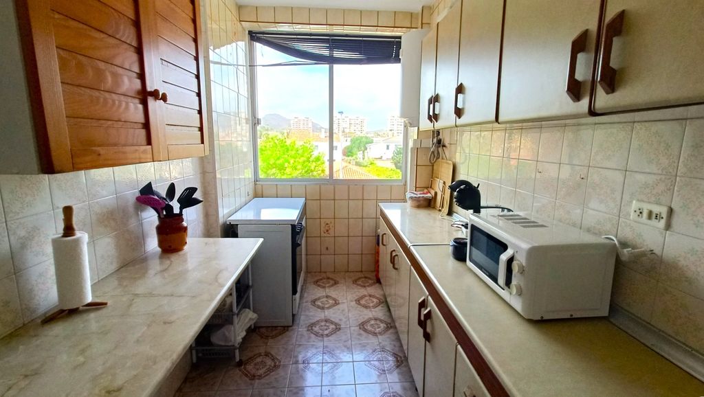 Property photo 3 of 28