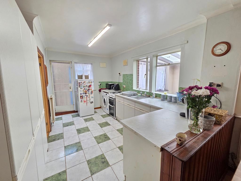 Property photo 2 of 15 Kitchen