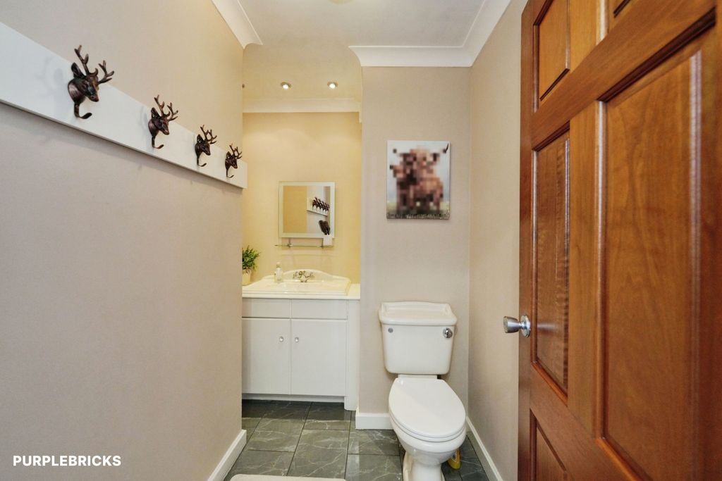 Property photo 3 of 31
