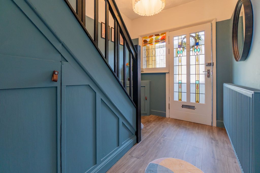 Property photo 2 of 26