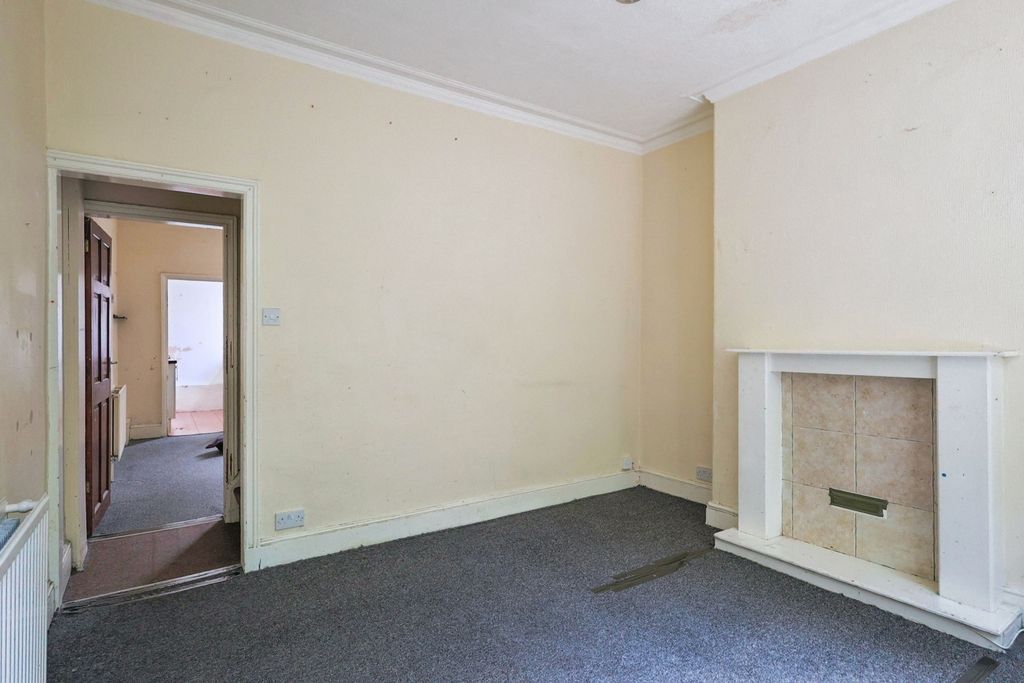Property photo 3 of 17 Photo