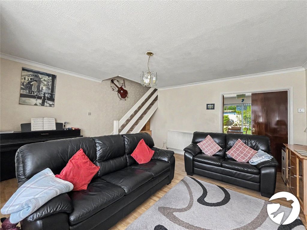 Property photo 3 of 16 Picture No. 32